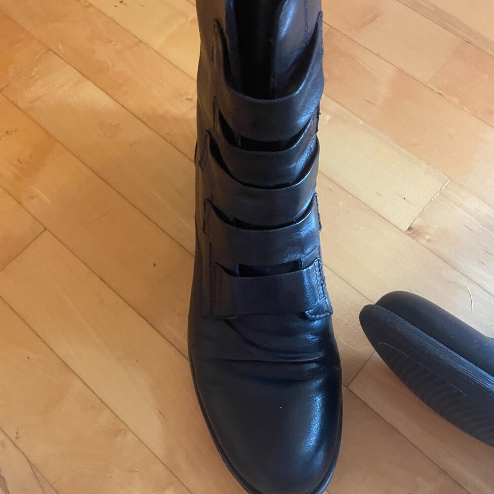 Black Leather Mid-Calf Buckle Boots – Women’s Size 9.5 - Picture 4 of 4